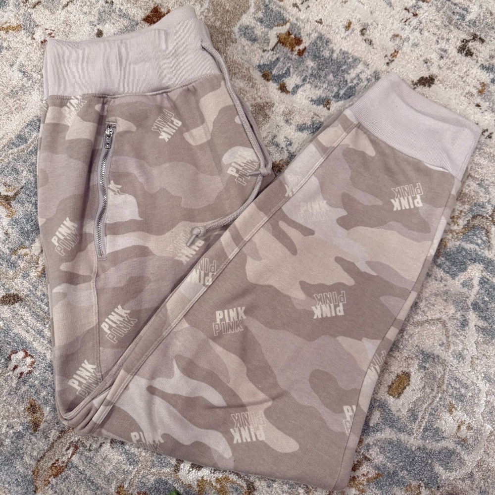 Victoria’s Secret PINK Camo Joggers w/ Zipper Pockets – Size Large